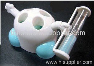 Lovely hourglass toothbrush holder