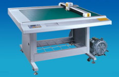 Pattern cutting machine