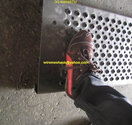 perforated anti slip plank