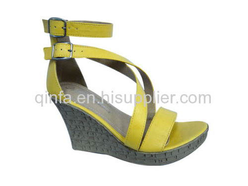 buckle strap wedge shoe