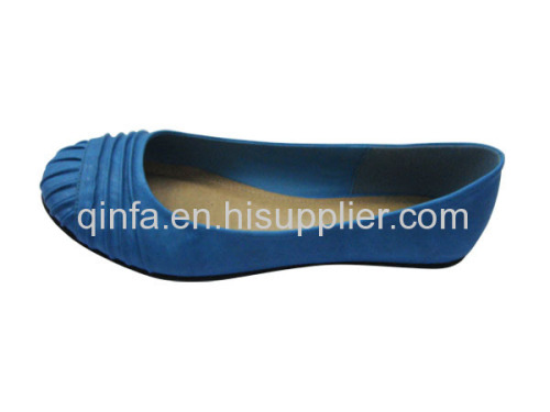 Rounded toe flat shoe