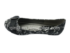 belt buckle flat shoe