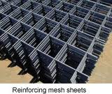 Reinforcing mesh panel