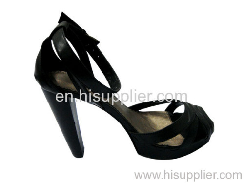 tapered heel pump