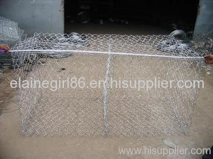 Hexagonal gabion box