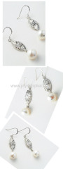 White Fresh Water Pearl Earring