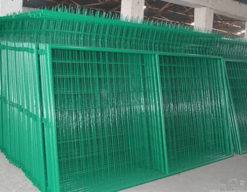Welded wire mesh panel