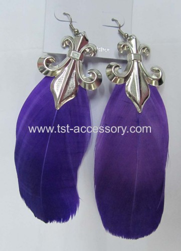 2011 Trends Feather Earrings