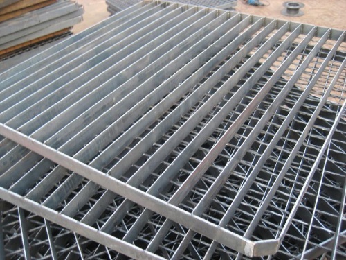 Steel grating