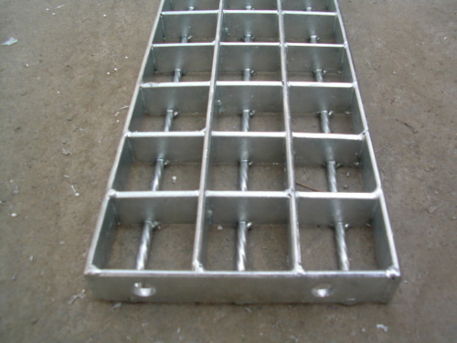 Steel grating