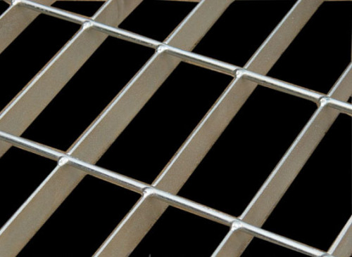 Steel grating