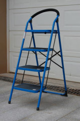 Household steel step ladder with 4 steps