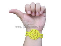 2011 Fashion Hollow Silicone Wristbands