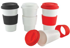 ceramic coffee mug with silicone lid