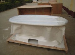 Pedestal cast iron bathtub