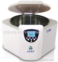 Table-type low speed centrifuge