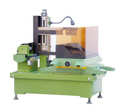 Wire cutting EDM machine