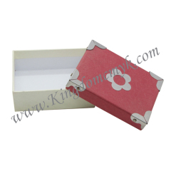 Paper Gift Packaging with Iron Accessory