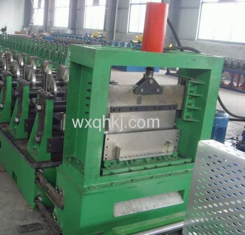 Noise barriers roll forming machine