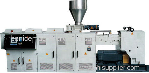 Plastic extruders