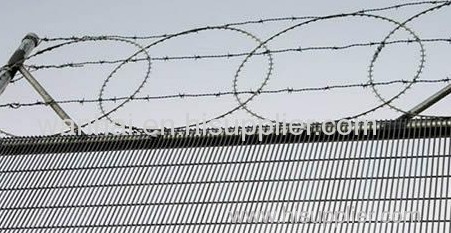 wire mesh security fence barrier