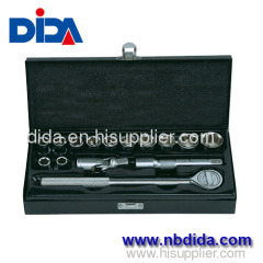 16 pieces Socket set drive metric in tin box