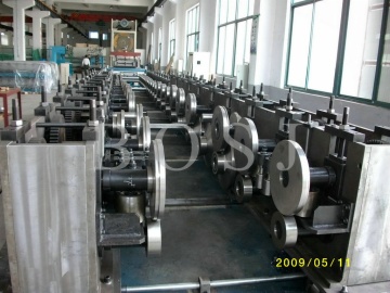 roll forming machine