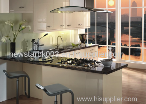 White Lacquer Kitchen Cabinet