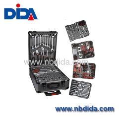 187 Pce Hand Tool Set / Kit (screwdrivers and sockets)