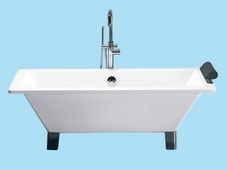 middle size bathtub