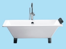 middle size bathtub