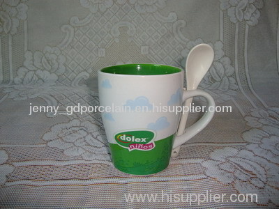 ceramic mug woth spoon