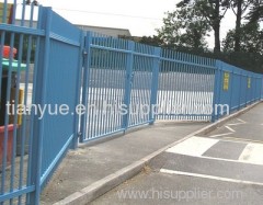 Wire mesh fence