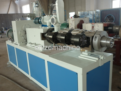 PVC pipe extruder