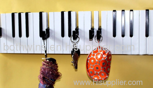 PIANO HANGER