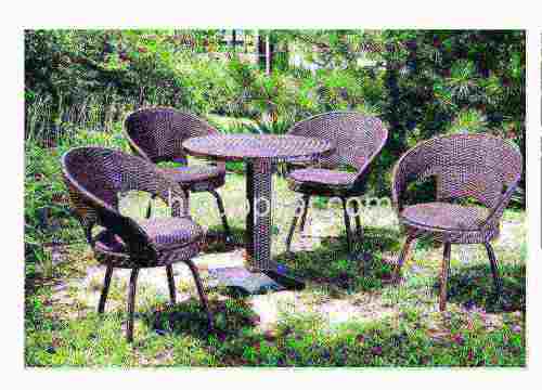 out door ratten table and chair