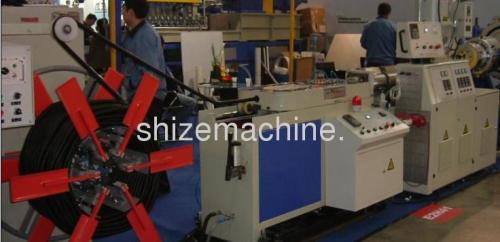 Plastic corrugated pipe making machine