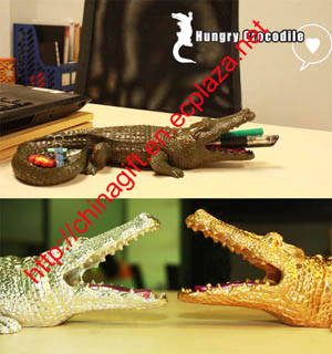 Hungry Crocodile Dispenser - Multifunction Storing