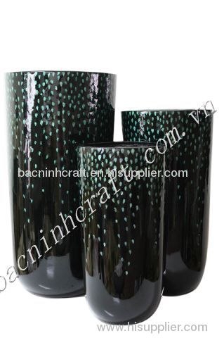 Lacquer pots inlaid with Fibre mother of pearl