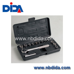 Simple 16 Piece Socket Set