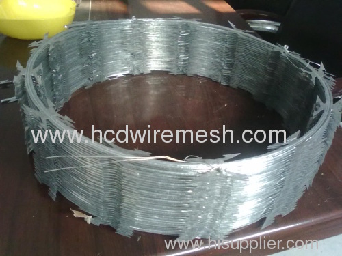 Razor barbed wire mesh