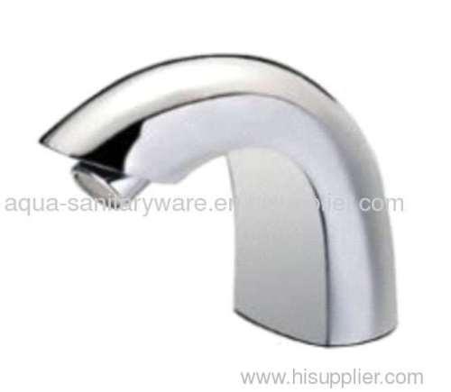 Integrated automatic sensor faucet