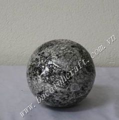 Ball decor with inlaid mother of pearl