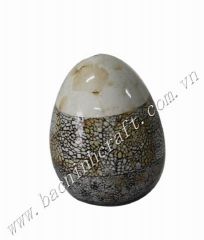 Egg-shape decor