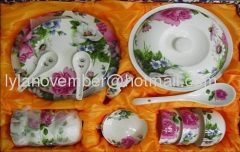 Dinnerware set