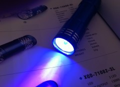 9 LED ultraviolet flashlight