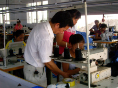 Xianning Pangshi Bright Garments Co., Ltd