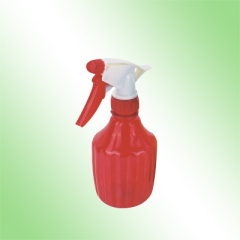 red sprayer bottle with tirgger sprayer