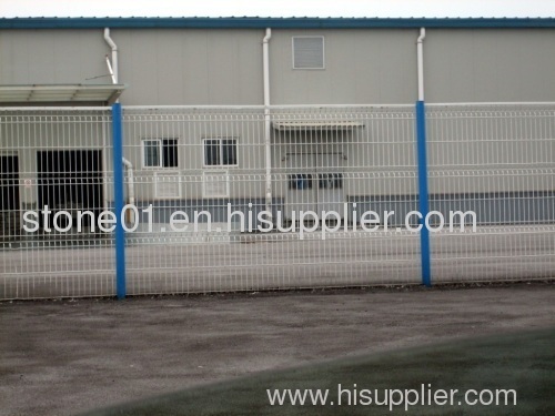 wire mesh fence