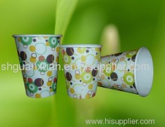 Disposable coloured hot coffee paper cups with lids